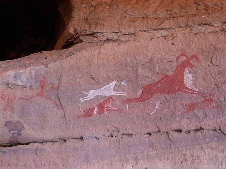 af_libyen_003.JPG - Wegen den urralte Felsbildern wurde  das Akakusgebirge zum Nationalpark erklrt