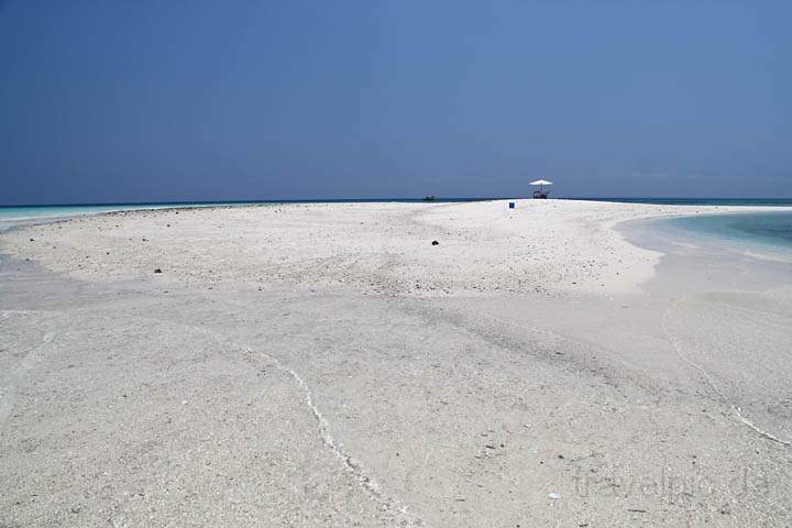 af_tz_sandbank_006.jpg - Fr ein paar Stunden unsere private Sandbank mit Sonnenschirm und frischen Obst