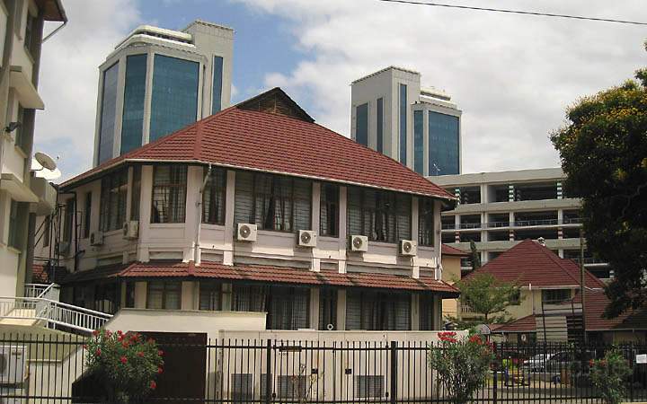 af_tz_dar_es_salaam_001.jpg - Moderne Gebude an der Waterfront von Dar es Salaam