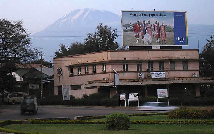 af_tz_kilimanjaro_005.jpg - Die Stadt Moshi-Startpunkt fr Kilimanjaro-Besteigungen