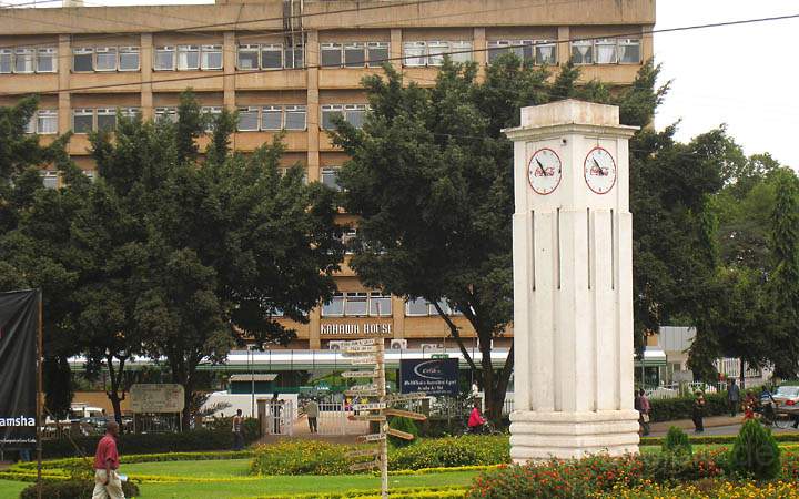 af_tz_moshi_003.jpg - Ein "Clocktower" in Moshi im Norden von Tansania