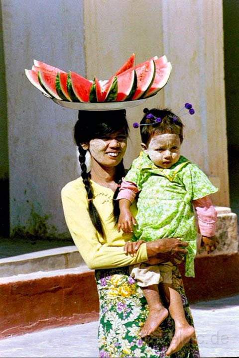 as_myanmar_047.jpg - Mutter mit Kind in Myanmar