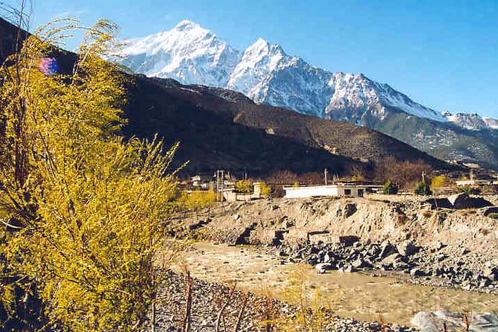 as_np_annapurna_003.JPG - Flusstal des Kali Gandaki hinter Jomsom