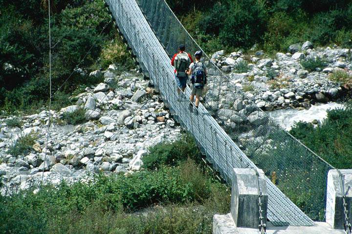 as_np_langtang_014.JPG - Hngebrcke auf dem Langtang Trek, Nepal