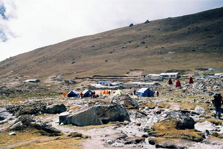 as_np_mt_everest_018.jpg - Lobuche zwischen Namche Bazar und Gorak Shep