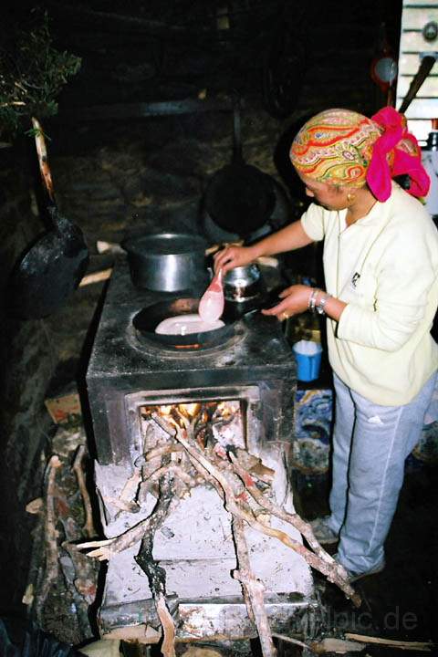 as_np_mt_everest_025.jpg - Kchinnen des Alpine Cottage in Dole