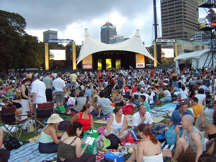 au_au_001.jpg - Konzert der Reihe Symphony in the Domain in Sydney