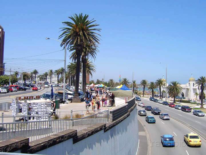 au_au_018.jpg - Die palmengesumte St.Kilda-Promenade in Melbourne