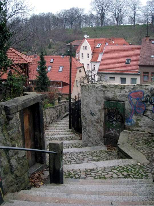 eu_de_bautzen_023.jpg - Die Nikolaistufen fhren direkt zur Spree ber die Gerberstrasse.