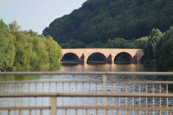 eu_de_bingen_022.jpg - Die Drususbrcke mit Brckenkapelle ber dei Nahe