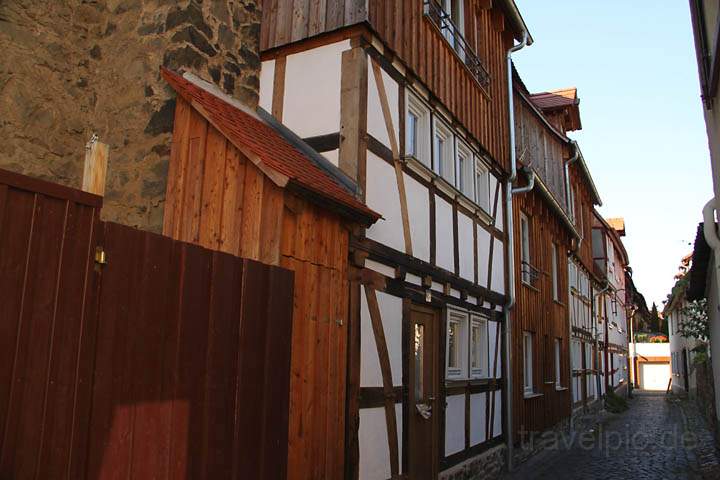 eu_de_butzbach_016.jpg - Bewohnte Schwibbgenhuser an der Stadtmauer von Butzbach