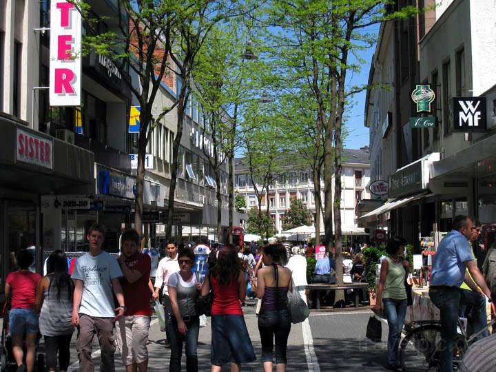 eu_de_darmstadt_010.jpg - Eine Fugngerzone in der Innenstadt von Darmstadt