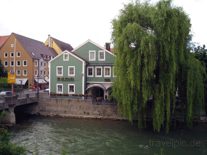 eu_de_fuerstenfeldbruck_001.jpg - Das Eiscafe Eis al ponte an der Amper