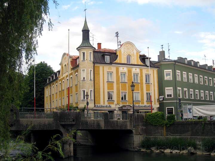 eu_de_fuerstenfeldbruck_003.jpg - Das imposante Hotel Hartmann direkt an der Amper