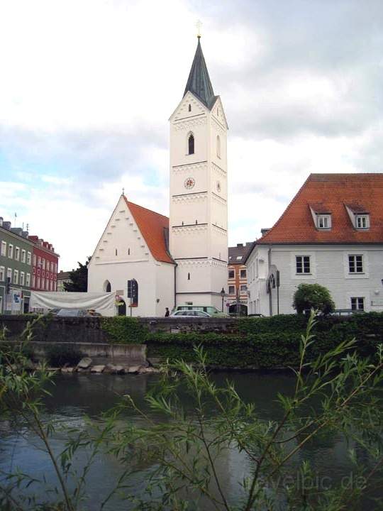 eu_de_fuerstenfeldbruck_004.jpg - Die katholische Wallfahrtskirche St. Leonhard an der Amper