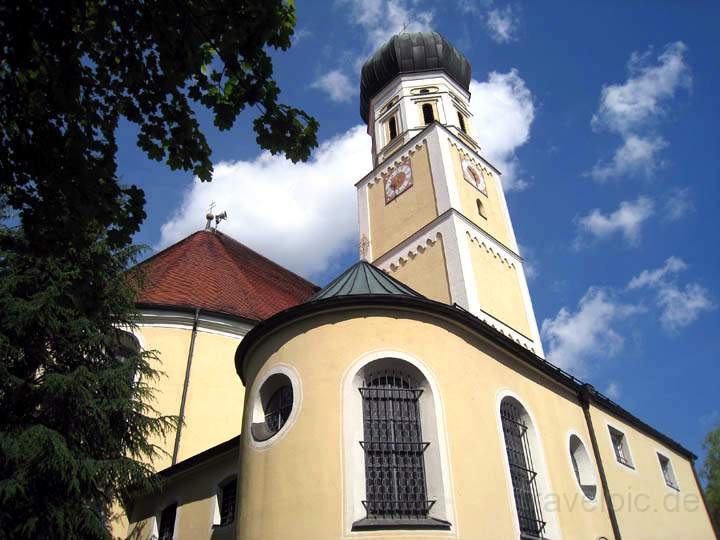 eu_de_fuerstenfeldbruck_019.jpg - Das Seitenportal der Pfarrkirche St. Magdalena