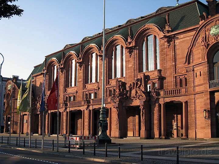 eu_de_mannheim_012.jpg - Das Kongresszentrum Rosengarten ist im Jugendstil erbaut