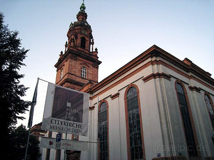 eu_de_mannheim_016.jpg - Die Citykirche Konkordien im Herzen von Mannheim