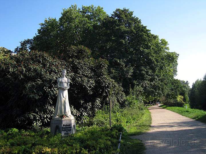 eu_de_mannheim_024.jpg - Die Statue der Stephanie am Stefanienufer, benannt nach der Adoptivtochter von Napolon