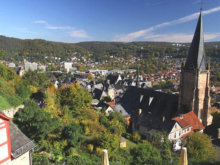 eu_de_marburg_014.jpg - Blick auf Marburg mit der Lutherischen Pfarrkirche vom Marburger Schlo