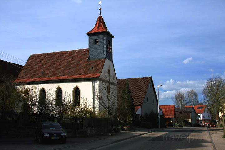 eu_de_oberohrn_008.jpg - Die ortsmitte von Oberorhn mit der Kirche