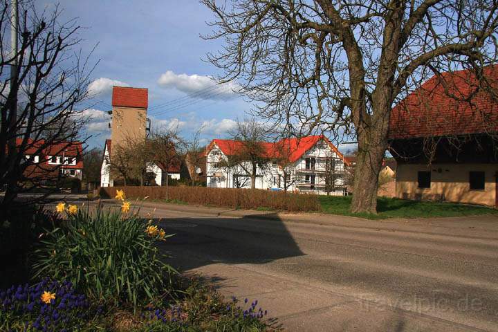 eu_de_oberohrn_011.jpg - Blick ber die Haupstrae in der Dorfmitte