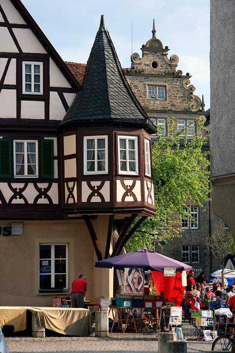 eu_de_oehringen_028.jpg - Blick auf das Kornhaus am Marktplatz von hringen