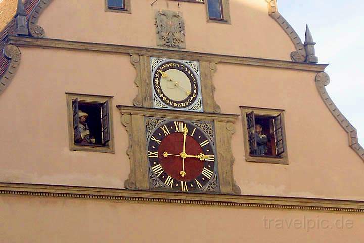 eu_de_rothenburg_016.jpg - Giebel Ratsherrntrinkstube mit Meistertrunk in Rothenburg