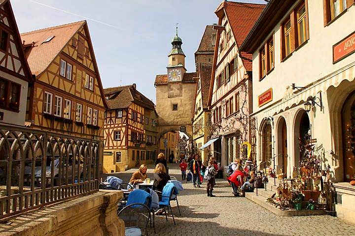 eu_de_rothenburg_022.jpg - Die Altstadt mit der Rdergasse in Rothenburg