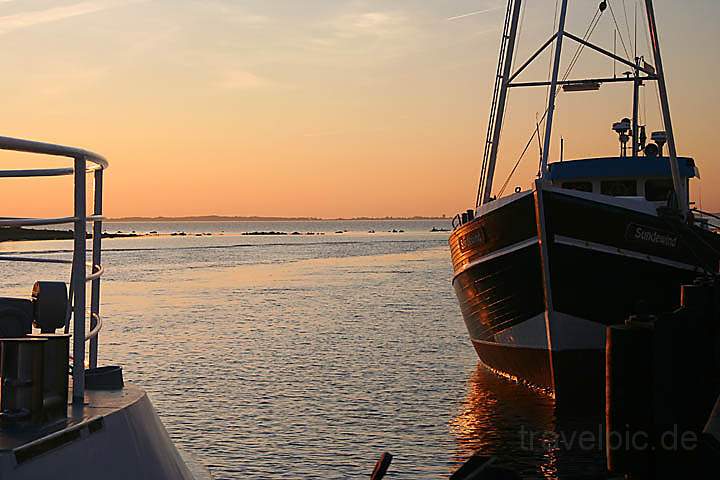 eu_de_ruegen_022.jpg - Ein Sonnenuntergang im Hafen von Schaprode auf der Insel Rgen