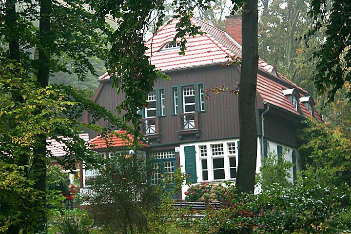 eu_de_ruegen_023.jpg - Gerhart-Hauptmann-Haus in Kloster auf der Insel Hiddensee