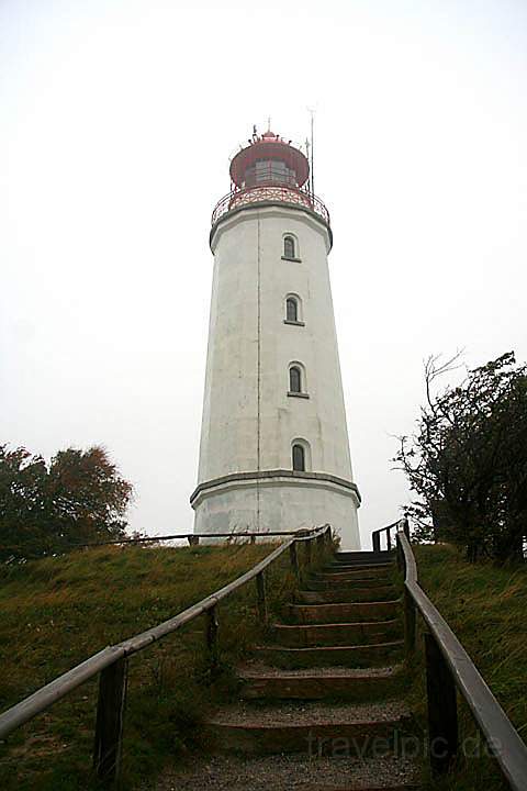 eu_de_ruegen_024.jpg - Der 27,5 m hohe Leuchtturm auf dem Bakenberg