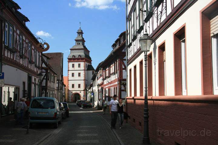 eu_de_seligenstadt_001.jpg - Der Steinheimer-Torturm in der Stadtmauer von Seligenstadt