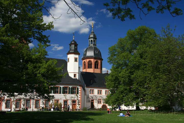 eu_de_seligenstadt_009.jpg - Die ehemalige Benediktiner-Abtei mit der Einhard-Basilika