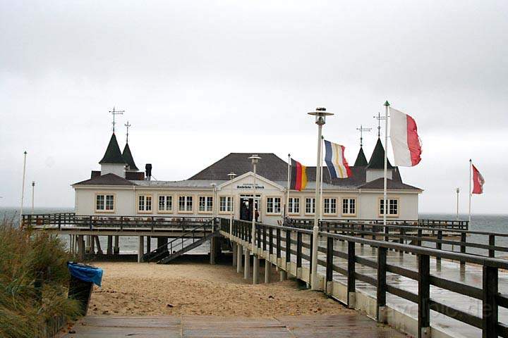 eu_de_usedom_014.jpg - Der historische Seebrcken-Pavillon im Seebad Ahlbeck