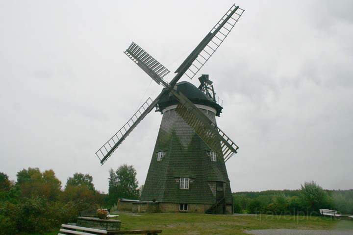 eu_de_usedom_015.jpg - Die Hollnder-Windmhle in Benz ist das Wahrzeichen von Benz