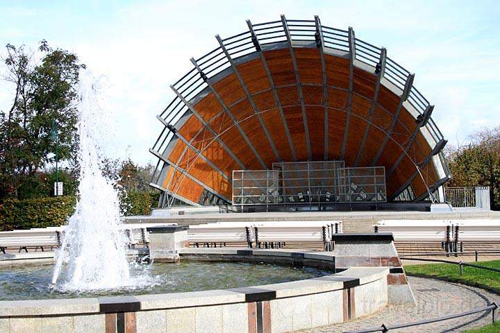 eu_de_usedom_024.jpg - Die Konzertmuschel im Kurpark von Bad Heringsdorf auf Usedom