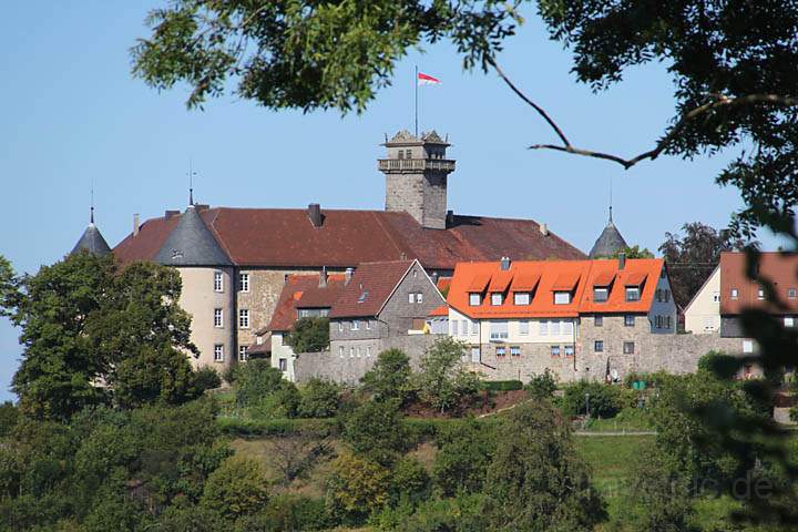 eu_de_waldenburg_002.jpg - Die Stadtmauer und das Schlo von Waldenburg