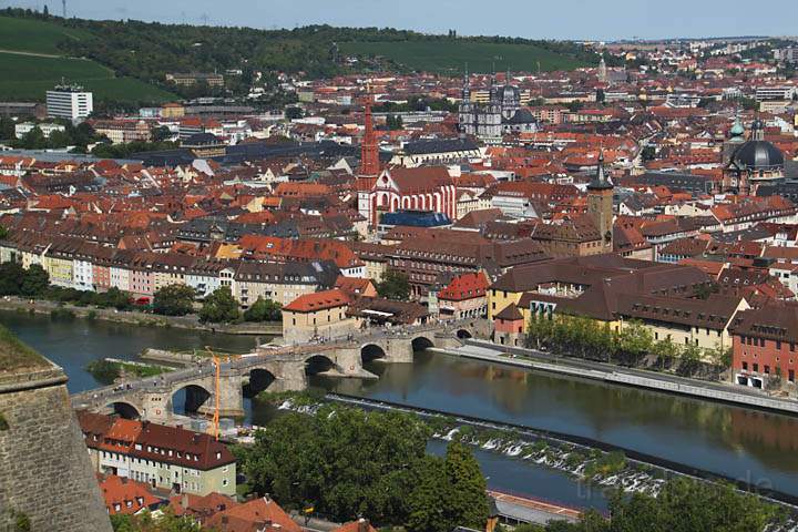 eu_de_wuerzburg_001.jpg - Blick auf Wrzburg von der Marienburg