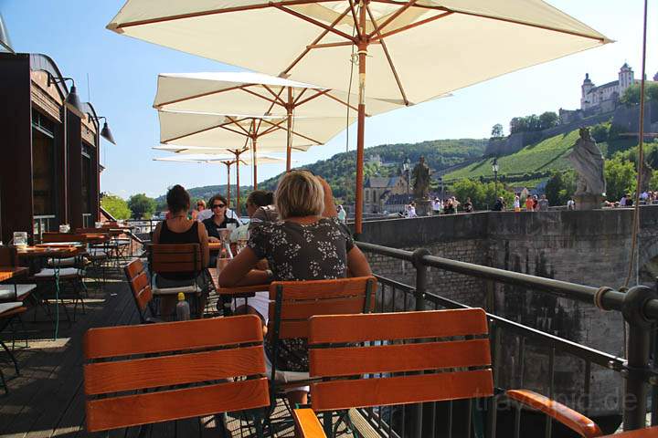 eu_de_wuerzburg_006.jpg - Am Weinbistro alte Mainmhle an der alten Mainbrcke von Wrzburg