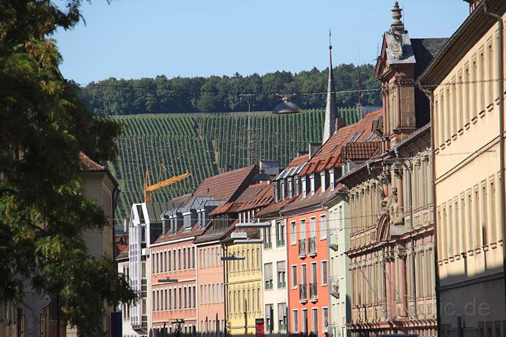 eu_de_wuerzburg_009.jpg - Eine sehenswerte Huserreihe in Wrzburg