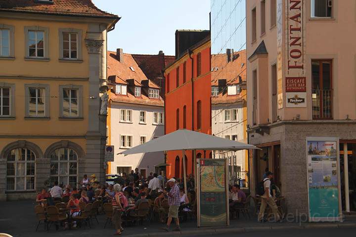 eu_de_wuerzburg_011.jpg - Der kleine Platz am Wrzburger Ratskeller