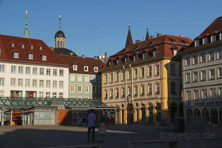 eu_de_wuerzburg_027.jpg - Alte Huser am Marktplatz zu Wrzburg