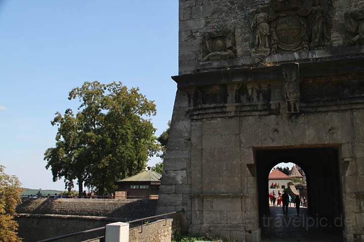 eu_de_wuerzburg_marienberg_003.jpg - Durchgang in der Festung Marienberg