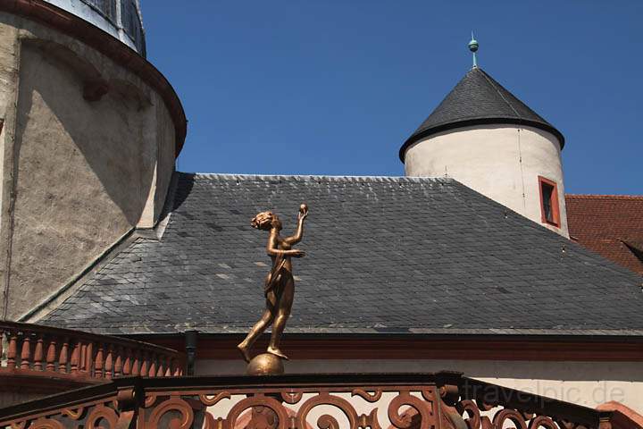 eu_de_wuerzburg_marienberg_008.jpg - Eine Figur im Innenhof der Bergfestung Marienberg