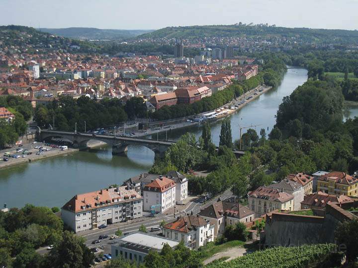 eu_de_wuerzburg_marienberg_014.jpg - Blick entlang des Mains in Wrzburg