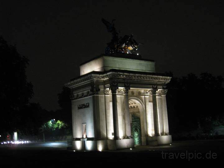 eu_gb_london_002.jpg - Der Wellington Arch an der Ecke zwischen Hyde Park und Green Park