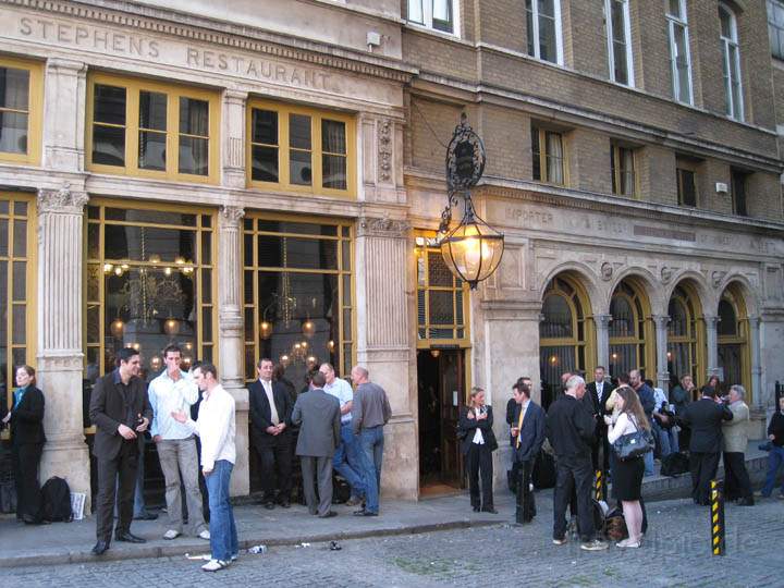 eu_gb_london_011.jpg - Stephens Restaurant bei der U-Bahn-Station Westminster