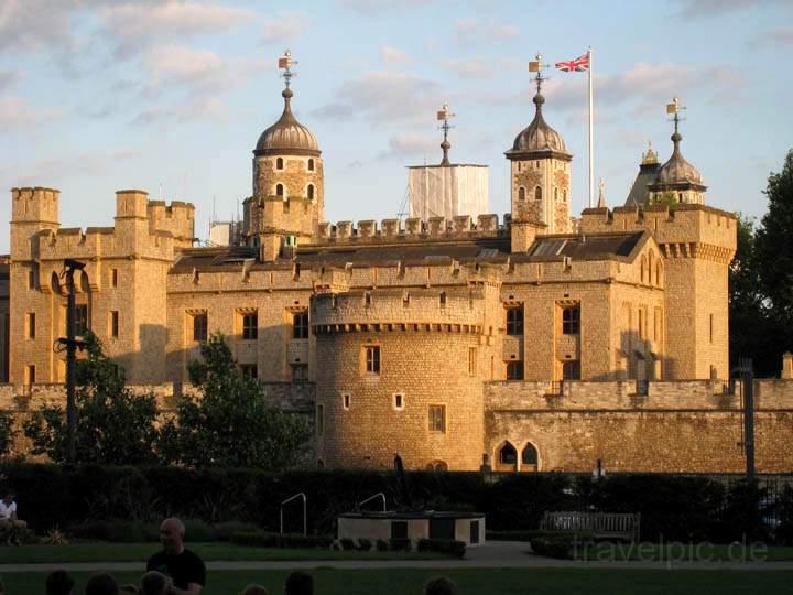 eu_gb_london_012.jpg - Der London Tower vom Hower Hill aus gesehen