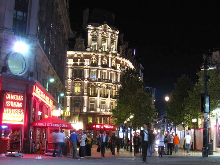 eu_gb_london_024.jpg - Die Fugngerzone beim Leicester Square in West End London